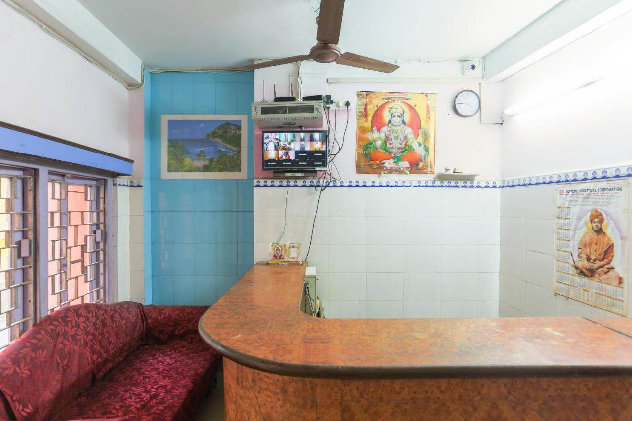 Oyo 67789 Hotel Savera Ahmedabad Exterior foto