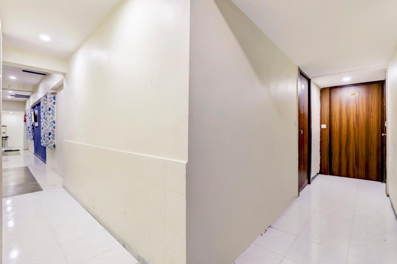 Oyo 67789 Hotel Savera Ahmedabad Exterior foto